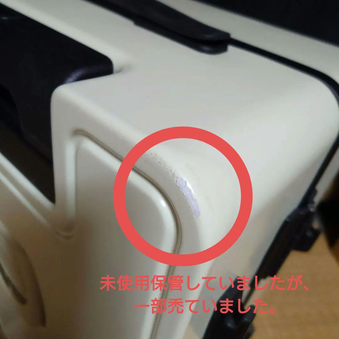 キャリーケース　バニラ色