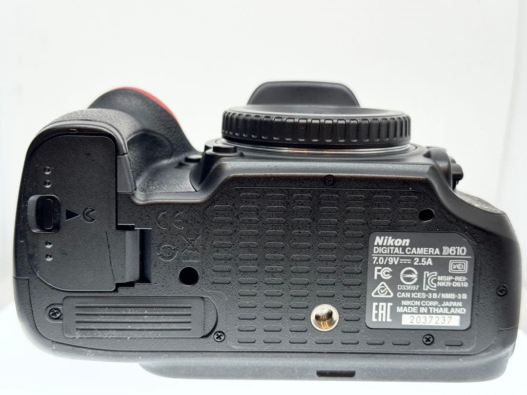 Nikon D610 フルサイズデジタル一眼レフ 本体　少し訳あり美品
