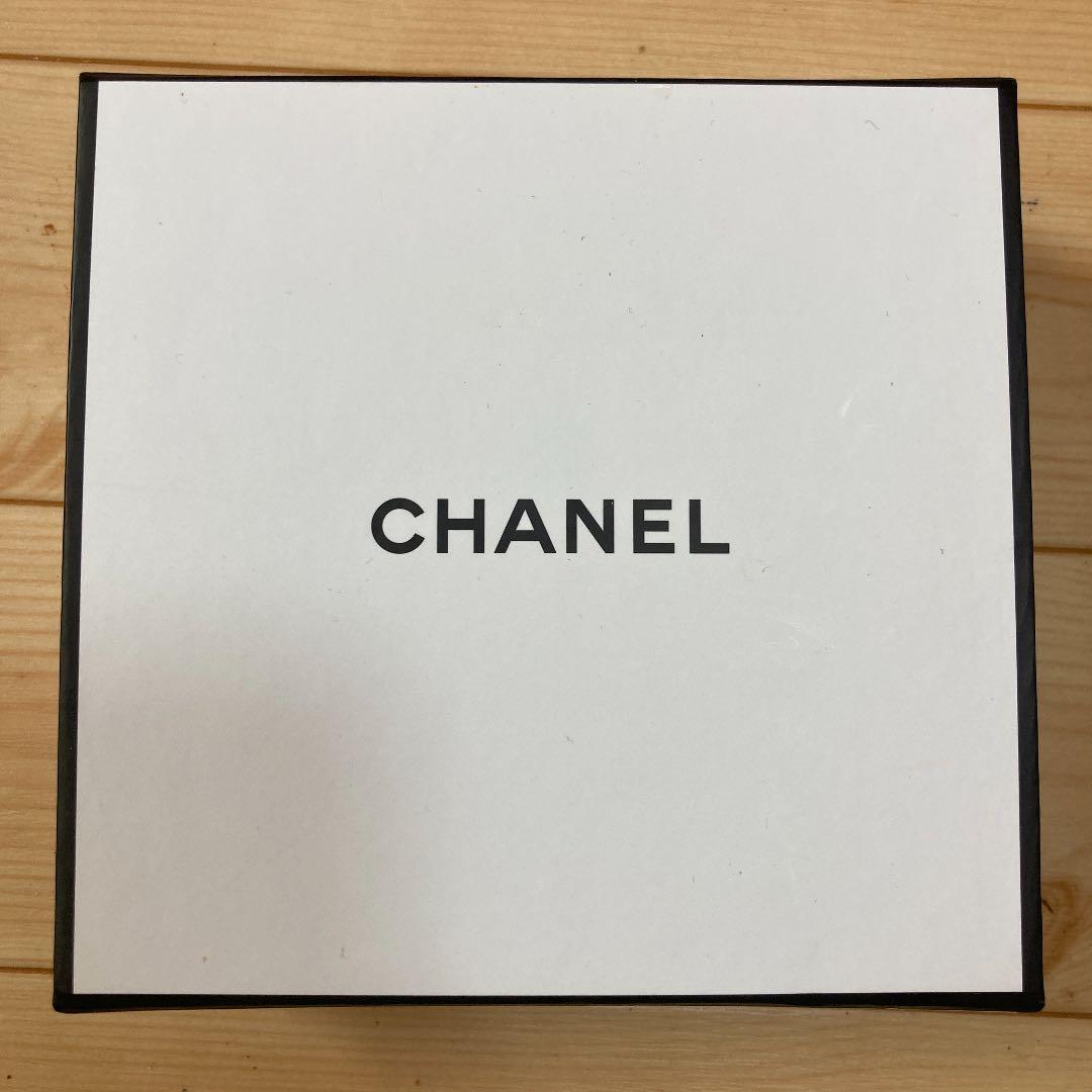 CHANEL シャネル