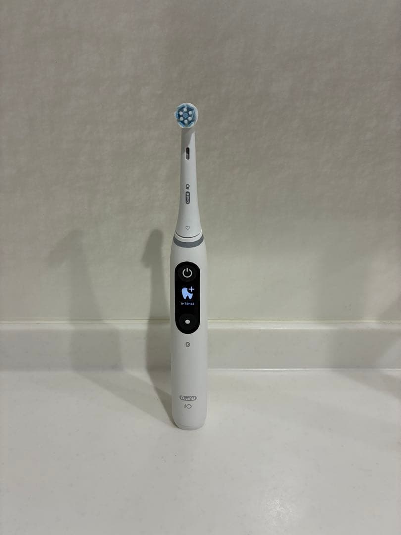 A★未使用保管品★ブラウン(BRAUN) ホワイト オーラルB iO6 ★現状品