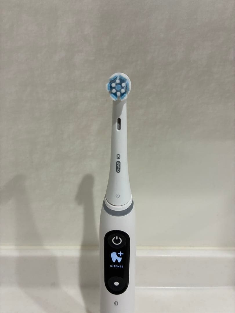 A★未使用保管品★ブラウン(BRAUN) ホワイト オーラルB iO6 ★現状品