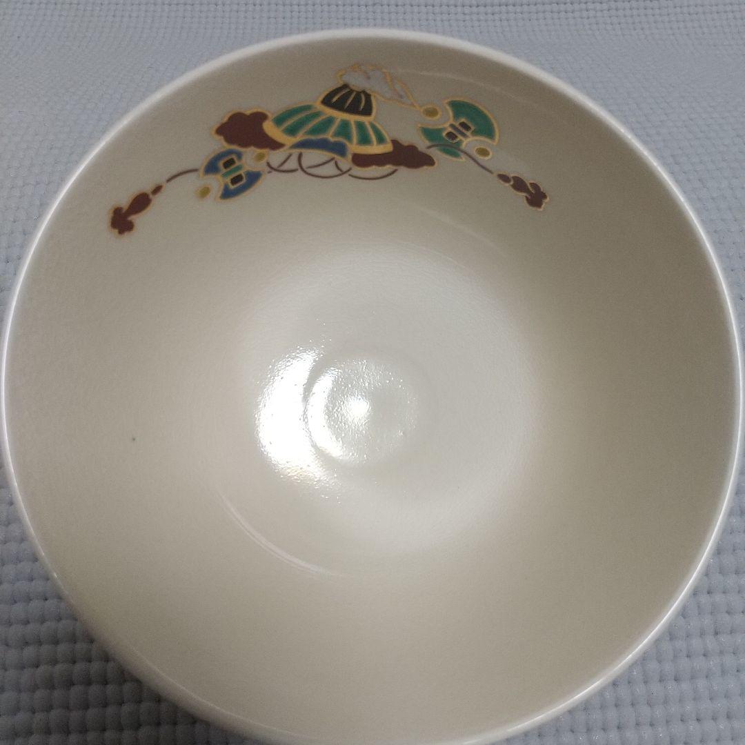 めでたい厚塗色絵〈宝尽くし／兜／片輪車波〉 押小路 京焼 茶碗 ＜未使用品＞