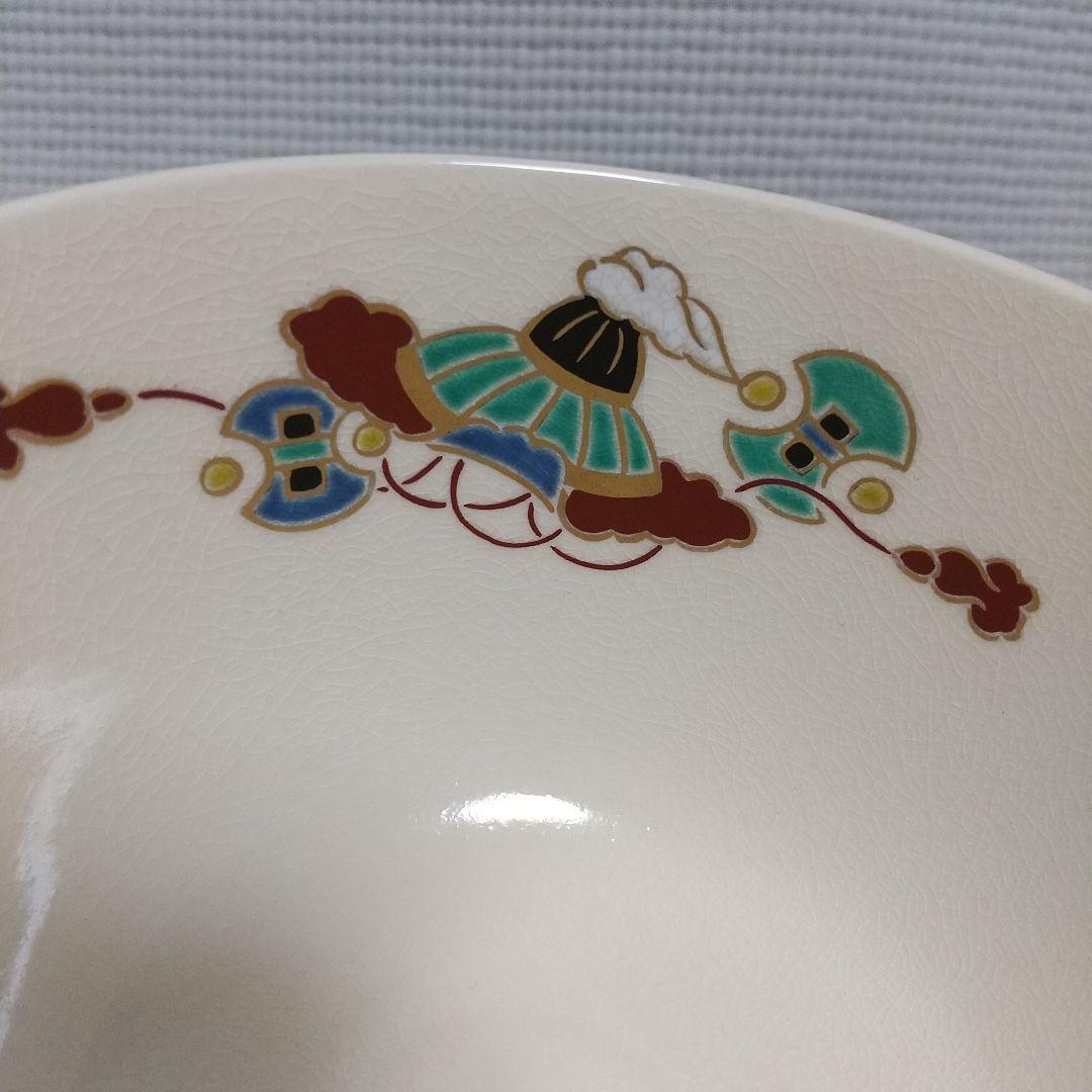 めでたい厚塗色絵〈宝尽くし／兜／片輪車波〉 押小路 京焼 茶碗 ＜未使用品＞