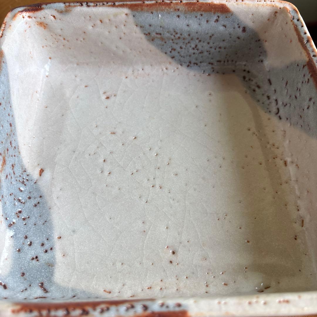 仙山窯 安藤日出武作 四足 志野四方鉢 志野焼 共箱