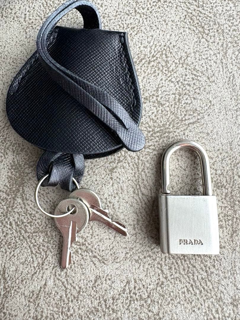 プラダPRADA ◇ボストンバッグ　黒　大容量　ナイロン　三角ロゴ　旅行