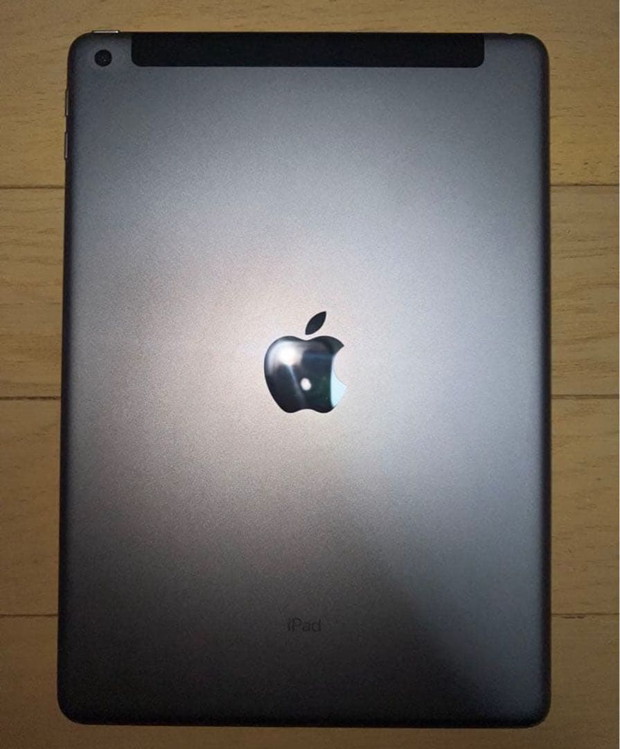 Apple iPad 第5世代 スペースグレー 本体