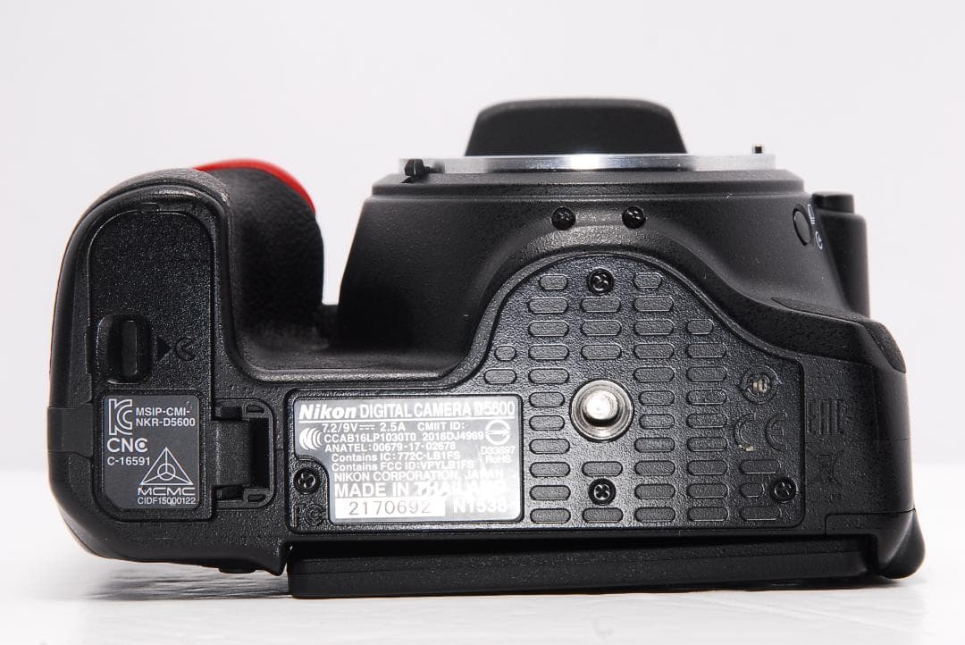 ✨自撮り可能機種 Bluetooth搭載機✨Nikon D5600レンズセット