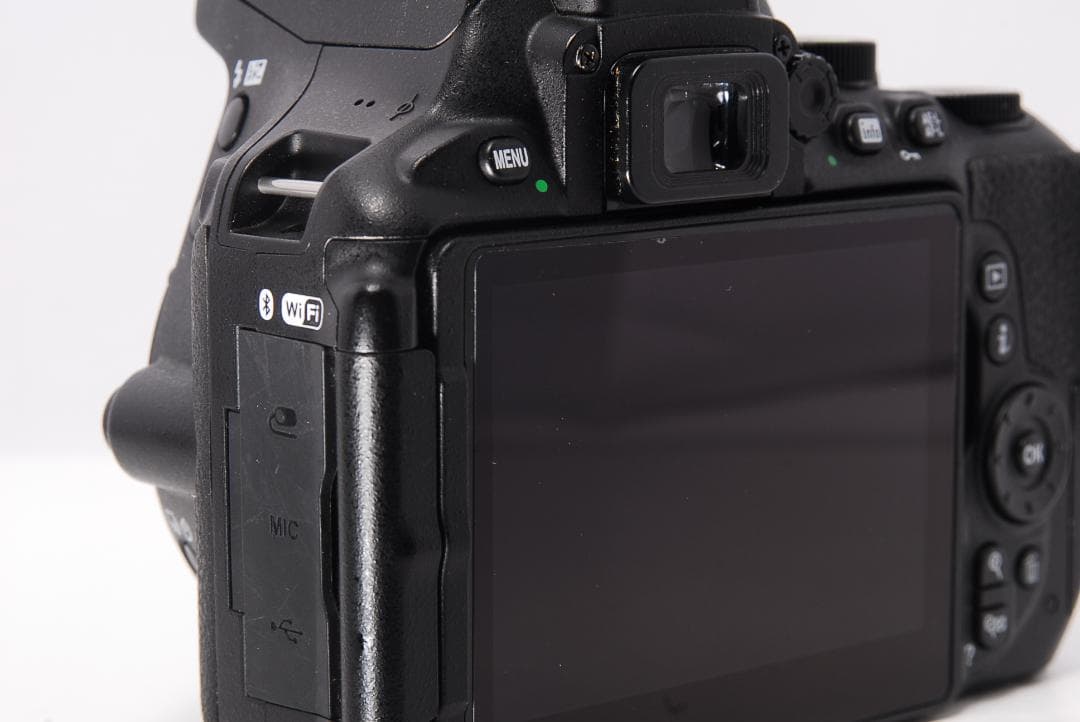 ✨自撮り可能機種 Bluetooth搭載機✨Nikon D5600レンズセット