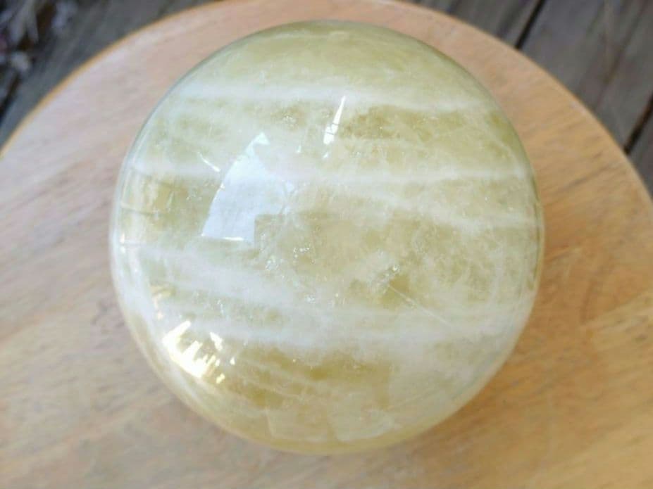 【割引大特価】シトリンクォーツ 黄水晶 丸玉 スフィア 2.5Kg 木製台座付き