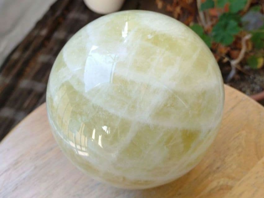 【割引大特価】シトリンクォーツ 黄水晶 丸玉 スフィア 2.5Kg 木製台座付き
