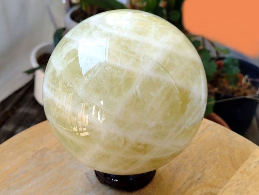 【割引大特価】シトリンクォーツ 黄水晶 丸玉 スフィア 2.5Kg 木製台座付き